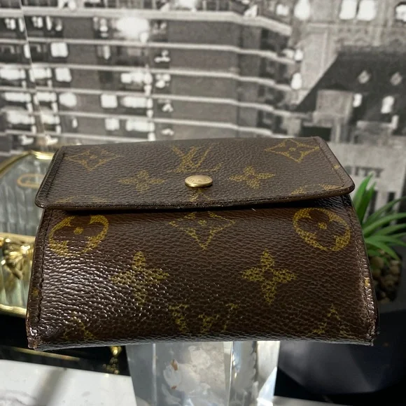 Authentic Louis Vuitton Monogram Elise Wallet - Picture 16 of 16